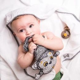 BAMBOO POM POM SWADDLE (Towel: Grey)